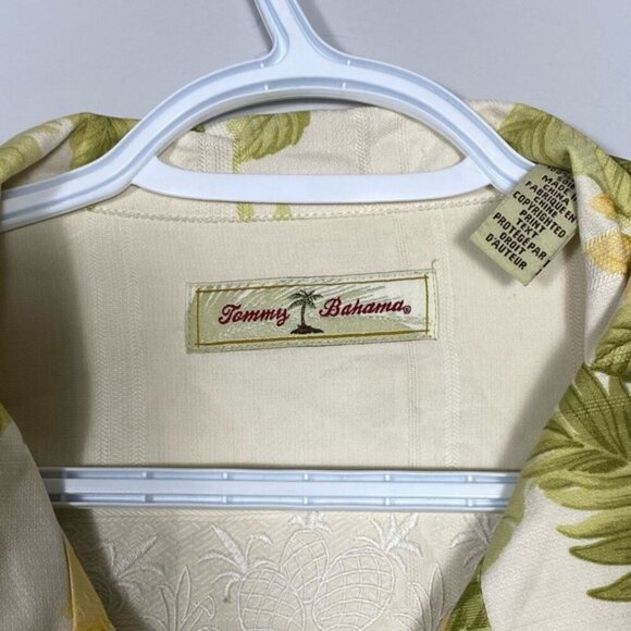 Tommy Bahama Hawaii Button Up Size XL - Picture 5 of 5
